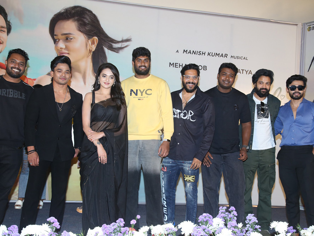 Mehaboob_20Dil_20Se_20And_20Sri_20Satya_20Nuvve_20Kavali_20Song_20Launch__20_283_29.jpg 3