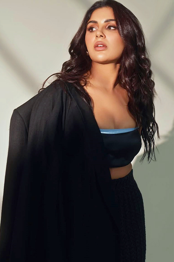 Samyuktha_20Menon_20Cast_20as_20Heroine_20in_20Balakrishna_20Akhanda_202_20Movie_20Photos_20_2825_29.jpg 20