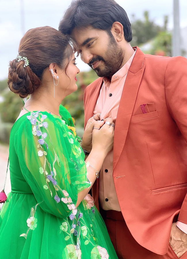 Anjali_20mogalirekulu1.jpg 2