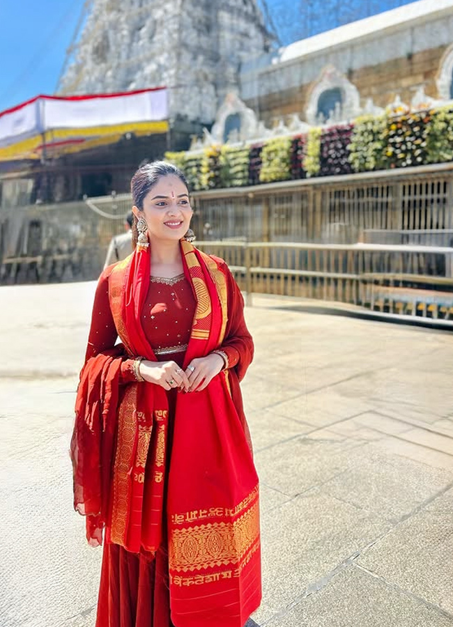 Srimukhi_20in_20tirumala1.jpg 2