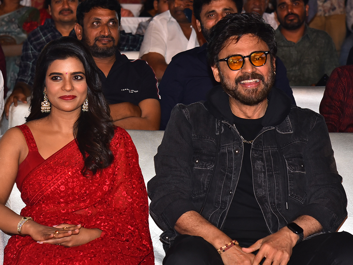Sankranthiki_20Vasthunnam_20Movie_20Success_20Meet_20at_20Bhimavaram__20_2819_29.jpg 19