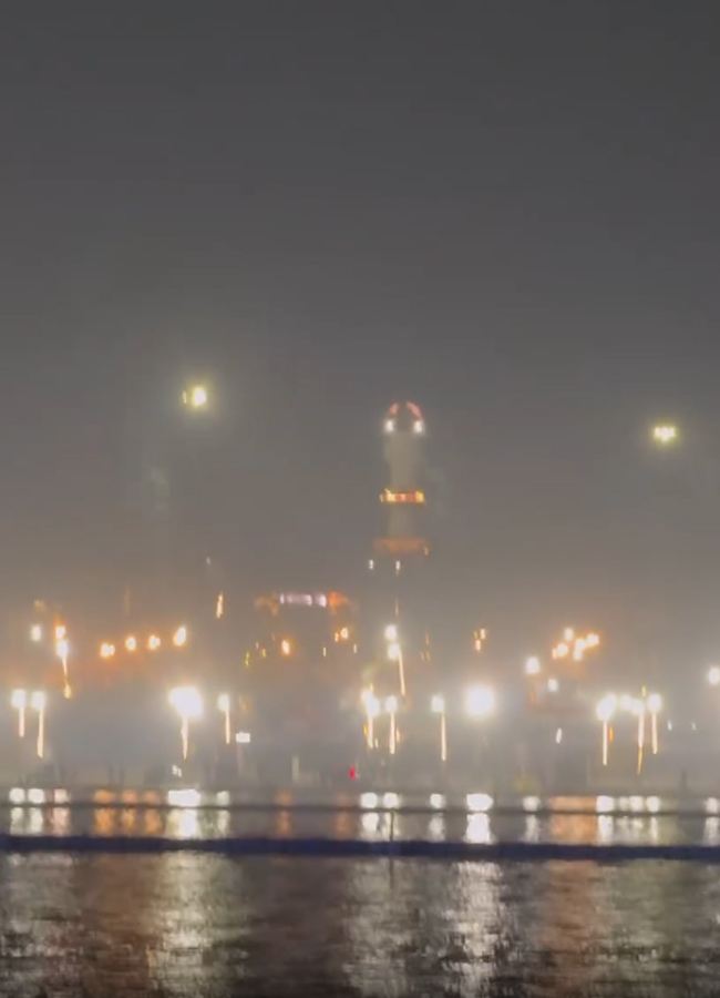Suresh_20raina_20at_20mahakumbh14_0.jpg 15