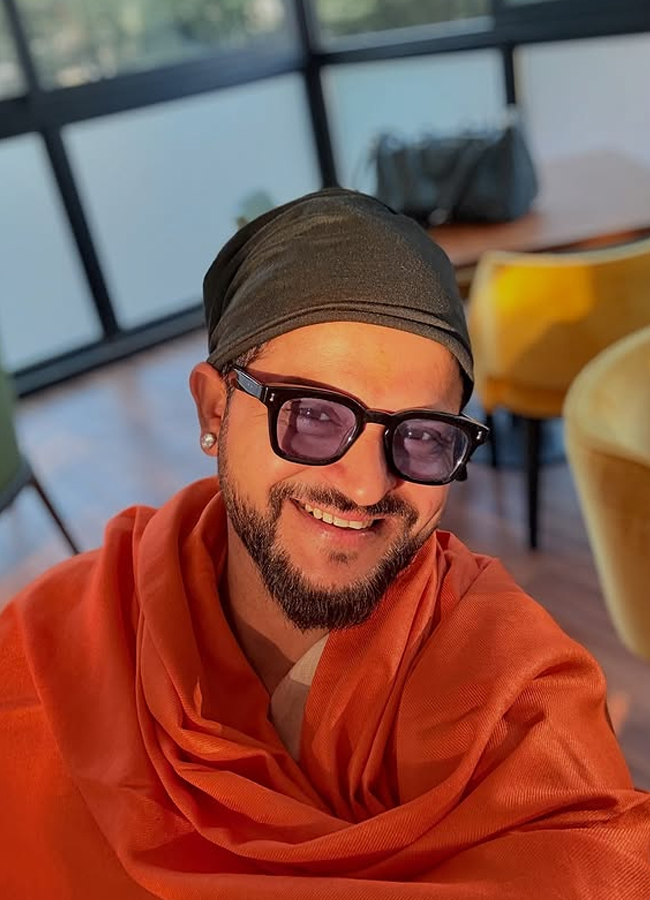 Suresh_20raina_20at_20mahakumbh17_0.jpg 18