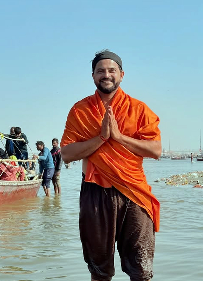 Suresh_20raina_20at_20mahakumbh2_0.jpg 3