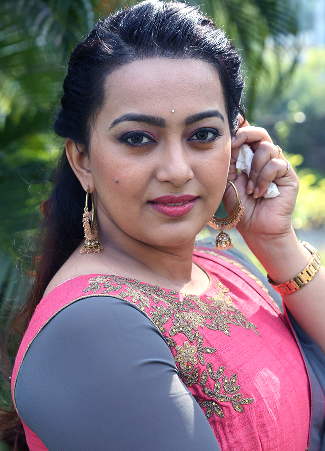 Actress_20Ester_20Noronha_20Latest_20photos__20_2819_29.jpg 19