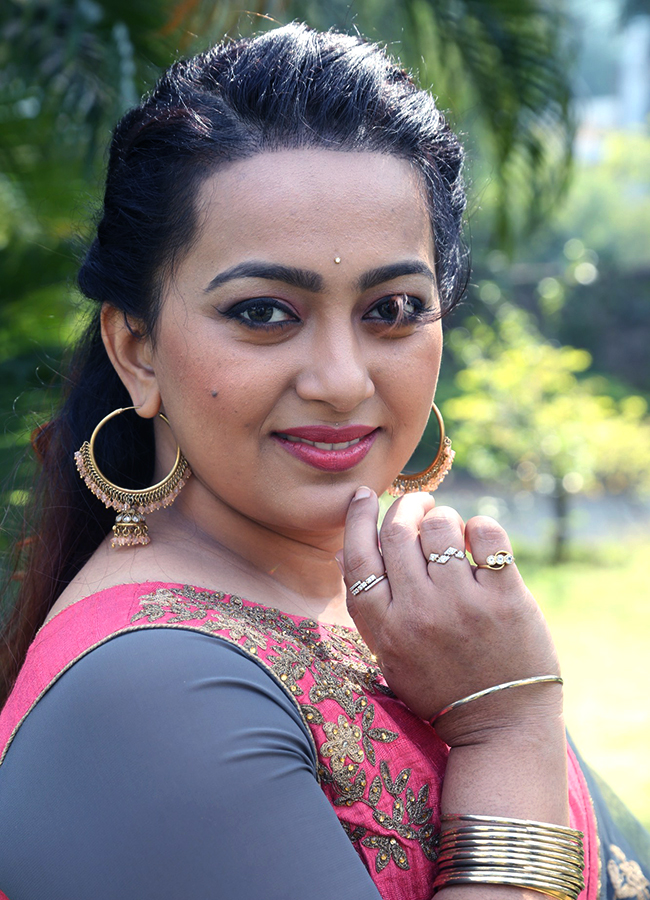 Actress_20Ester_20Noronha_20Latest_20photos__20_2822_29.jpg 22