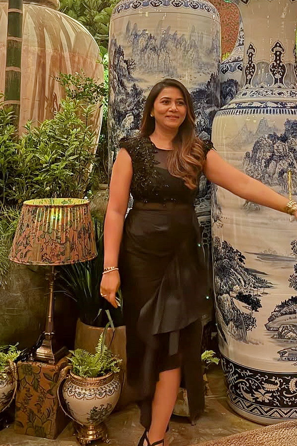 Director_20Sukumar_20Wife_20Thabitha_20Special_20Attraction_20in_20Sabyasachi_20fashion_20show_20Photos_20_282_29.jpg 3