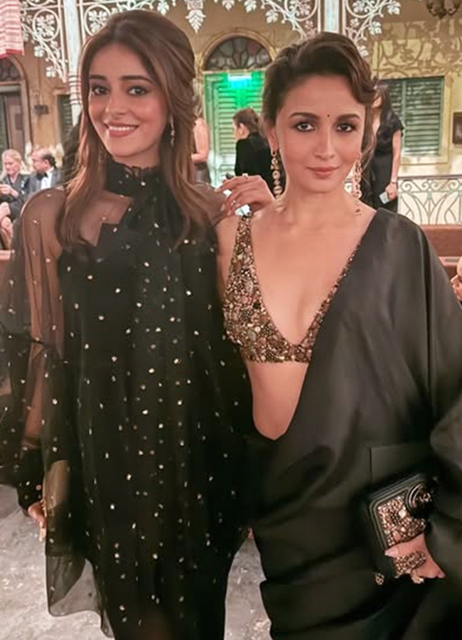 Sabyasachi_2025th_20celebrations23.jpg 25
