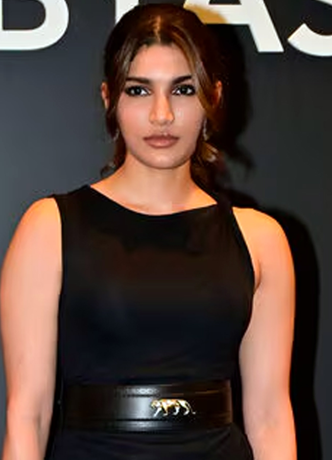 Sabyasachi_2025th_20celebrations9.jpg 11