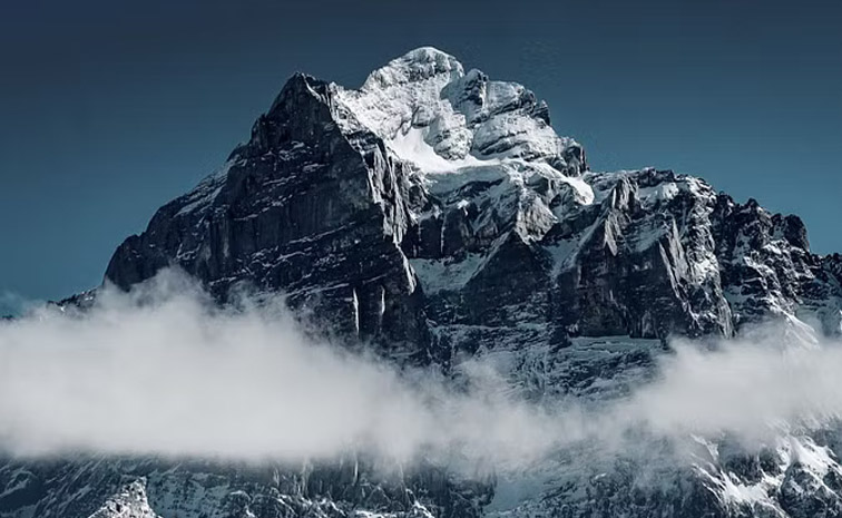 everest-main.jpg