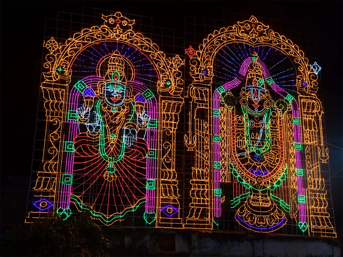 Kadapa_20Sri_20Lakshmi_20Venkateswara_20Swamy_20Temple_20with_20electric_20lights__20_2815_29.jpg 15