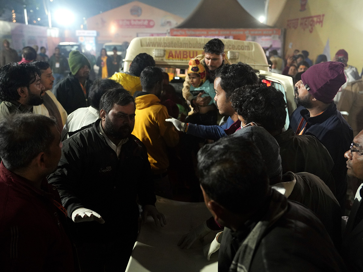 Maha_20Kumbh_20stampede_20Live_20updates_20Photos__20_2818_29.jpg 18