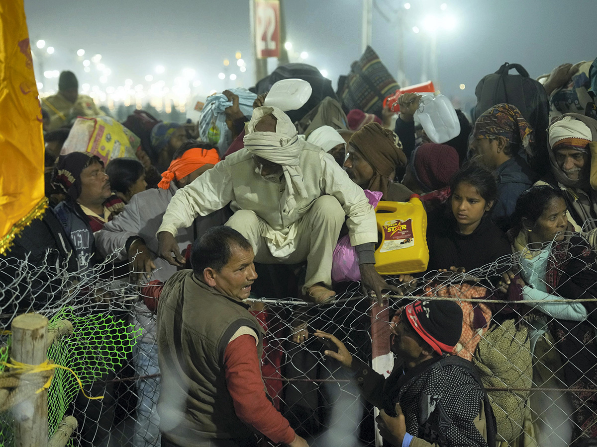 Maha_20Kumbh_20stampede_20Live_20updates_20Photos__20_2825_29.jpg 25