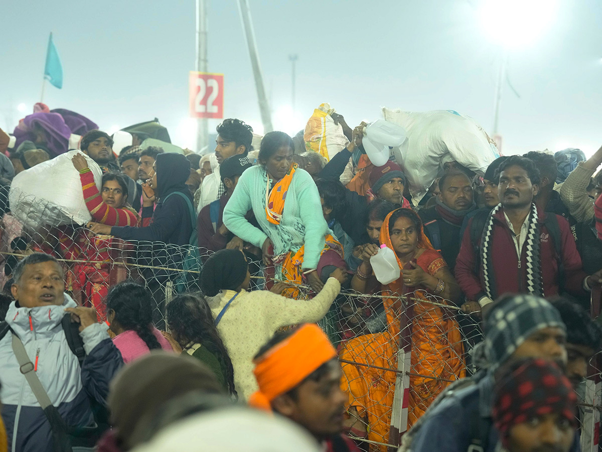 Maha_20Kumbh_20stampede_20Live_20updates_20Photos__20_2827_29.jpg 27