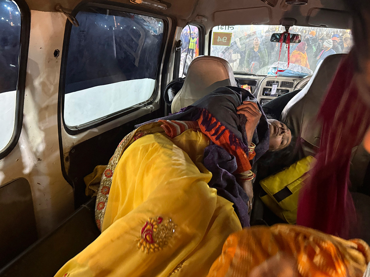 Maha_20Kumbh_20stampede_20Live_20updates_20Photos__20_2831_29.jpg 31