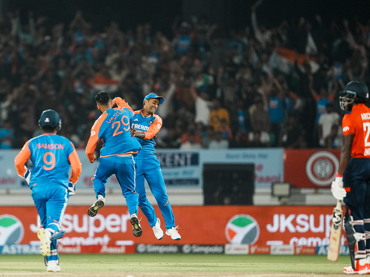 Twenty20_20cricket_20match_20between_20England_20and_20India_20in_20Rajkot_20Photos__20_2819_29.jpg 19