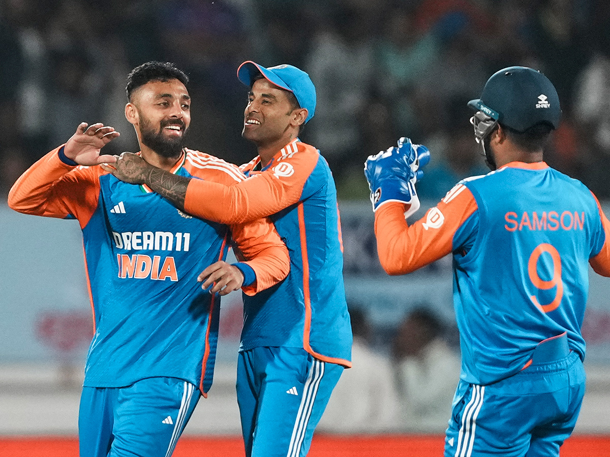 Twenty20_20cricket_20match_20between_20England_20and_20India_20in_20Rajkot_20Photos__20_2824_29.jpg 24