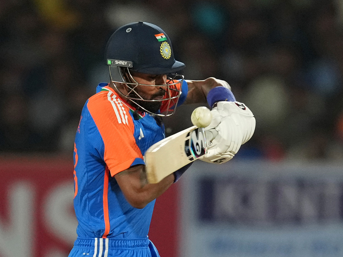 Twenty20_20cricket_20match_20between_20England_20and_20India_20in_20Rajkot_20Photos__20_286_29.jpg 6