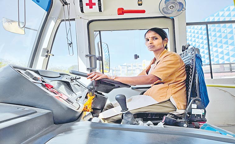 Makkala-Madhavi-Driver-1.jpg