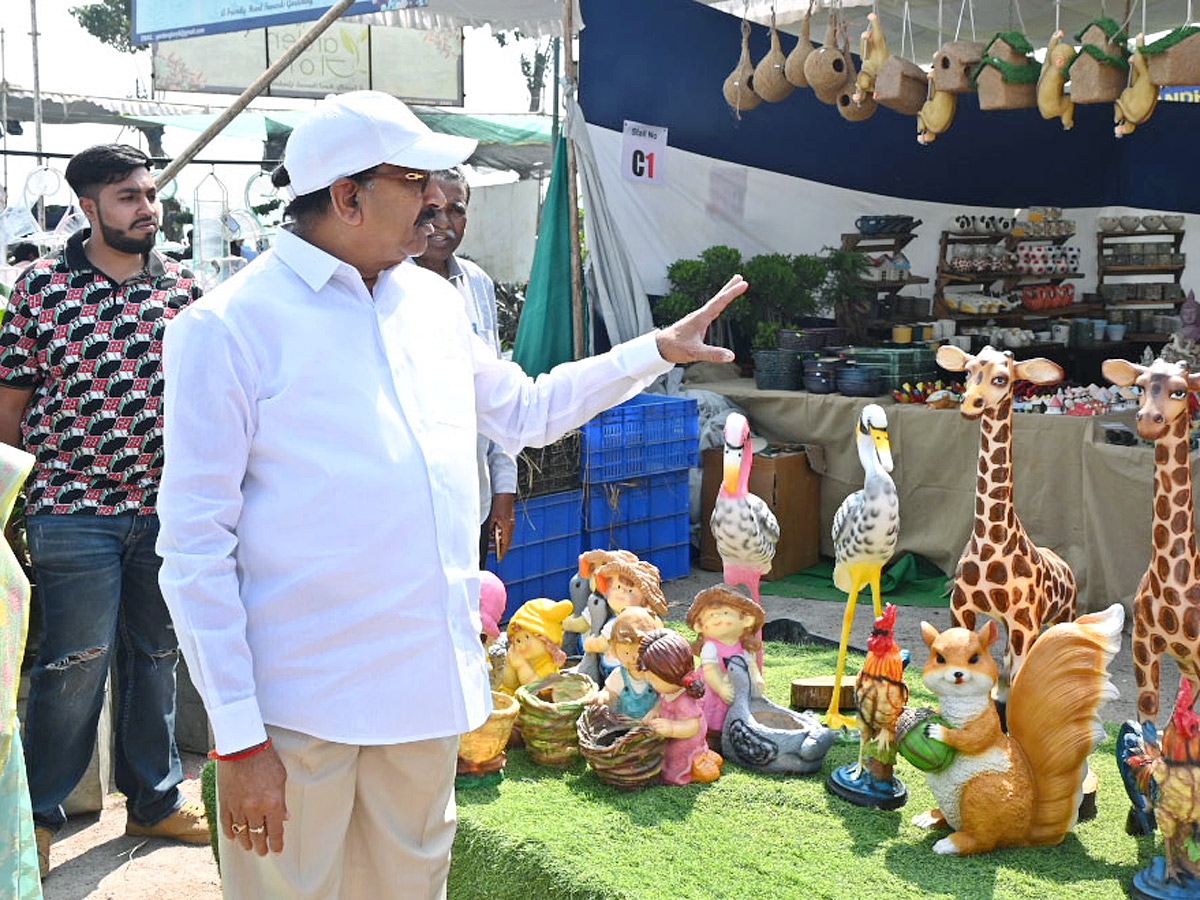 Minister_20Tummalanageshwar_20Rao_20Inaugrated_2017TH_20_20Grand_20Nursery_20Mela_20Photos_20_2822_29.jpg 2