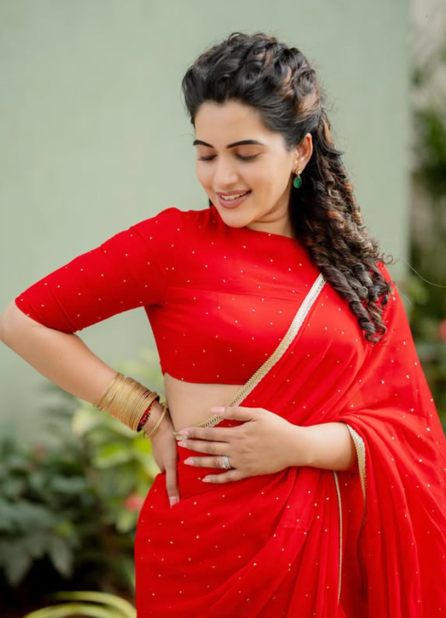 Sravanthi_20Red_20Saree_20Looks_20_281_29.jpg 2