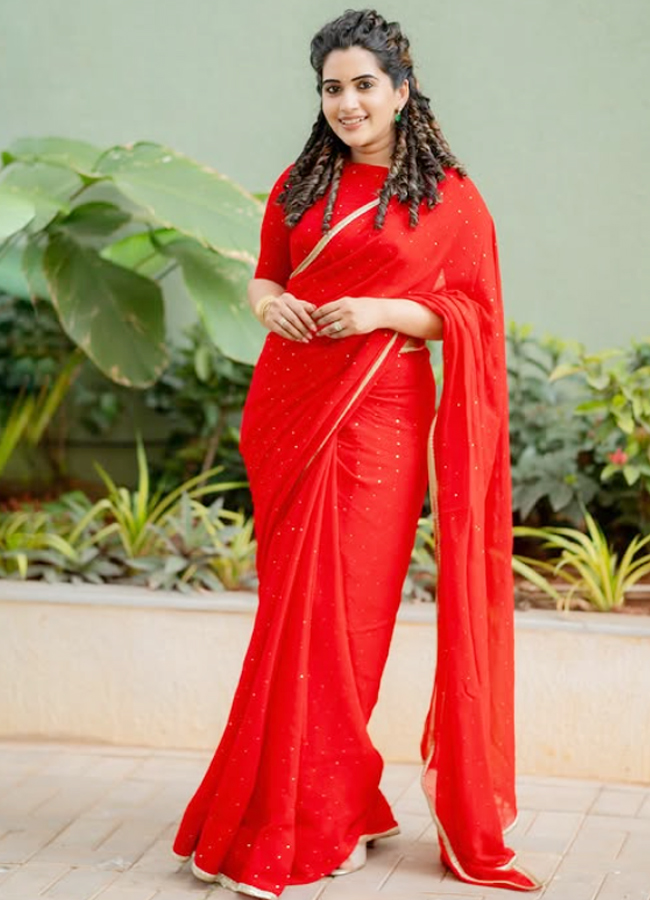 Sravanthi_20Red_20Saree_20Looks_20_284_29.jpg 5