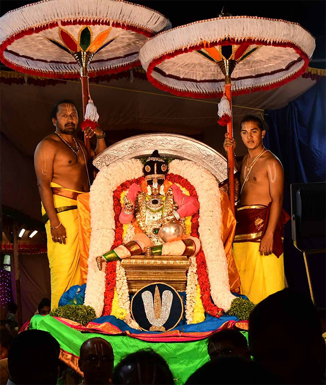 Tirumala_20Tholi_20Gadapa_20Sri_20Lakshmi_20Venkateshwara_20Swamy_20brahmotsavam_20photos_2.jpg 2