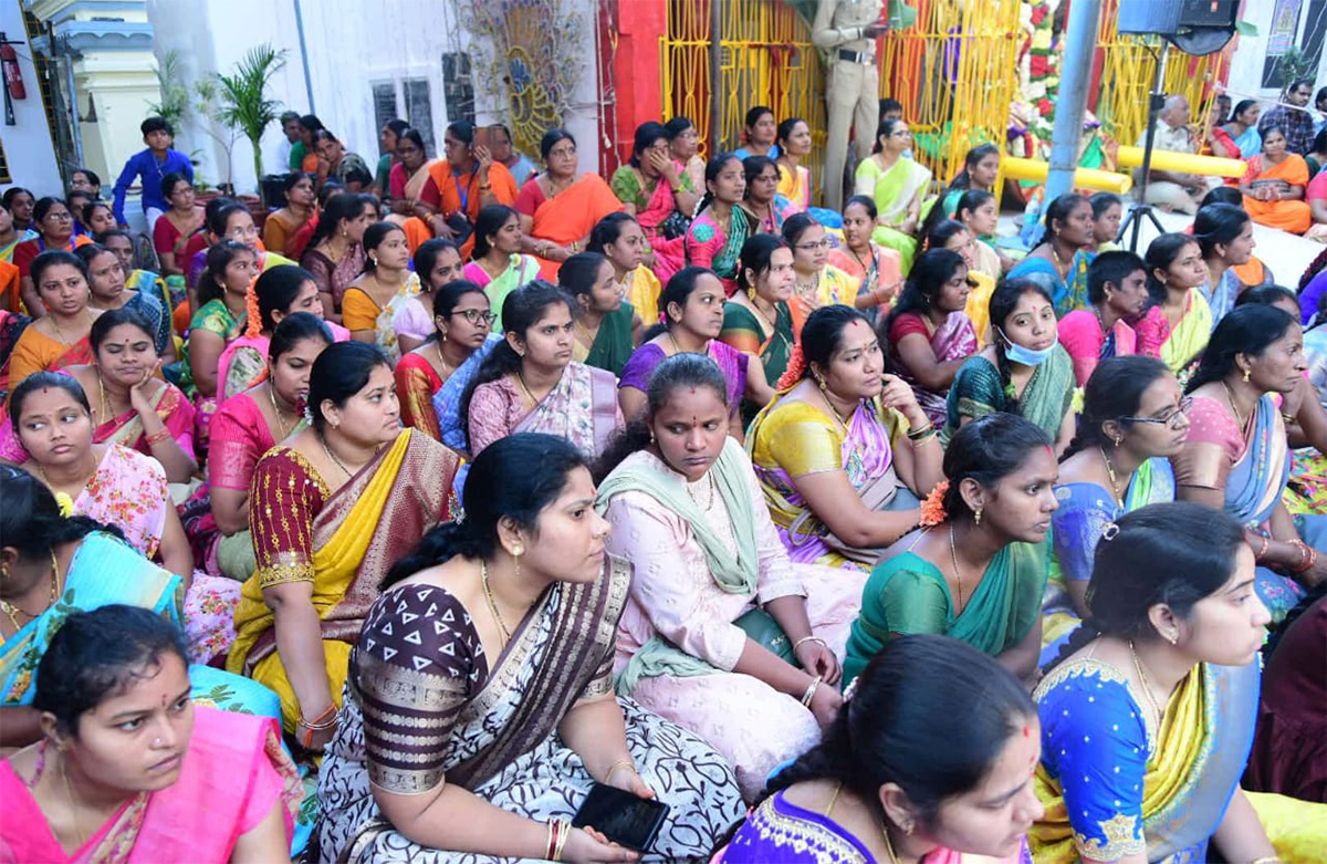 Tirumala_20Tholi_20Gadapa_20Sri_20Lakshmi_20Venkateshwara_20Swamy_20brahmotsavam_20photos_33.jpg 18