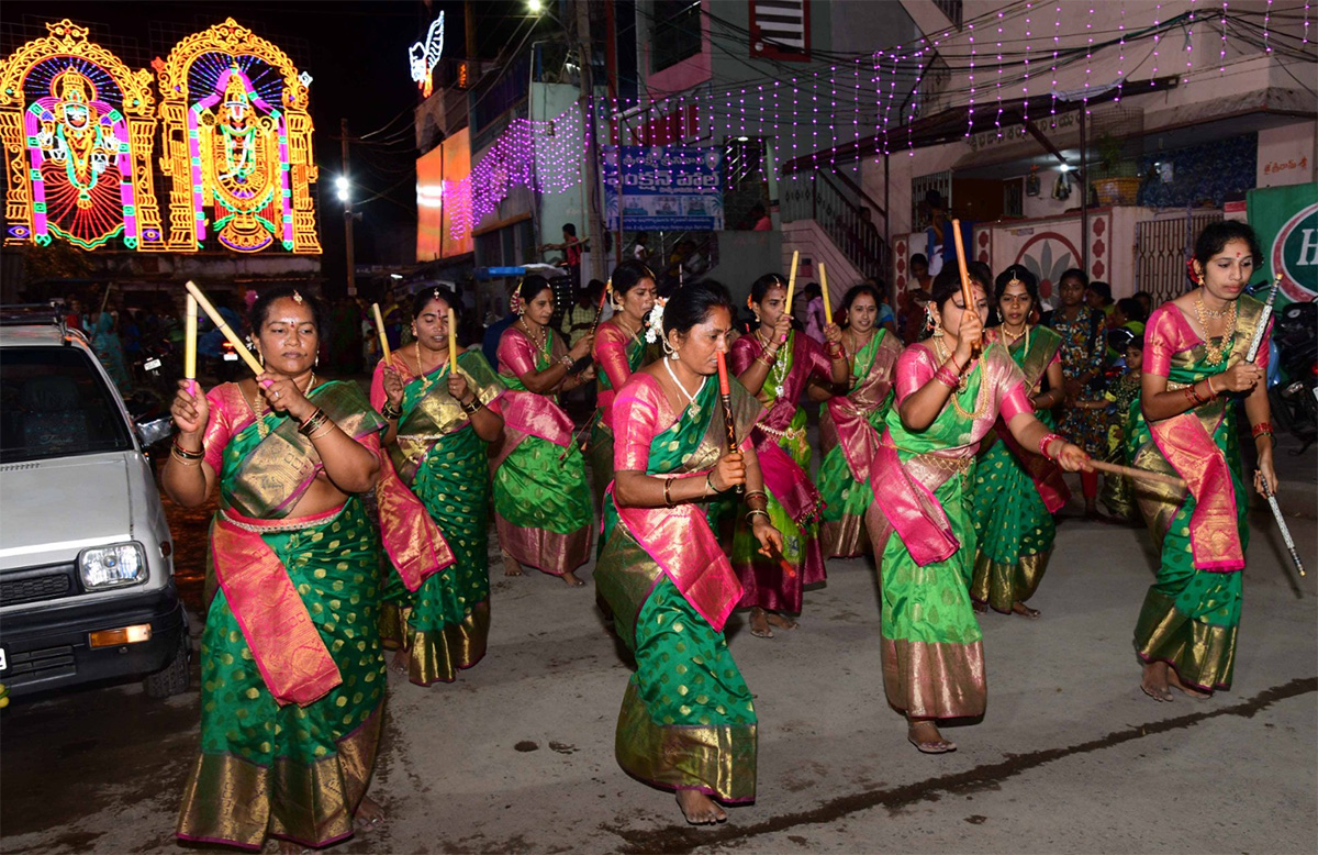 Tirumala_20Tholi_20Gadapa_20Sri_20Lakshmi_20Venkateshwara_20Swamy_20brahmotsavam_20photos_41.jpg 24