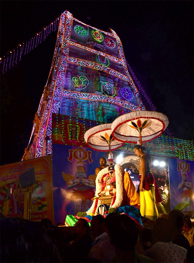 Tirumala_20Tholi_20Gadapa_20Sri_20Lakshmi_20Venkateshwara_20Swamy_20brahmotsavam_20photos_50.jpg 31