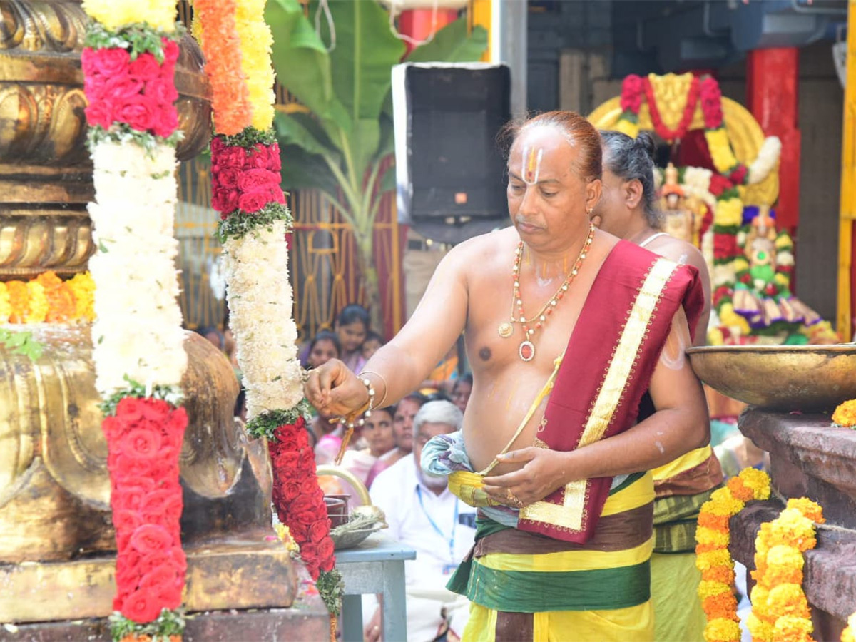 Tirumala_20Tholi_20Gadapa_20Sri_20Lakshmi_20Venkateshwara_20Swamy_20brahmotsavam_20photos_9.jpg 7