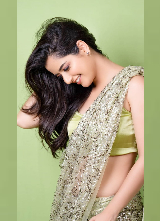 Ashika_20Ranganath_20Sizzles_20in_20Glamorous_20Avatars_20_282_29.jpg 3