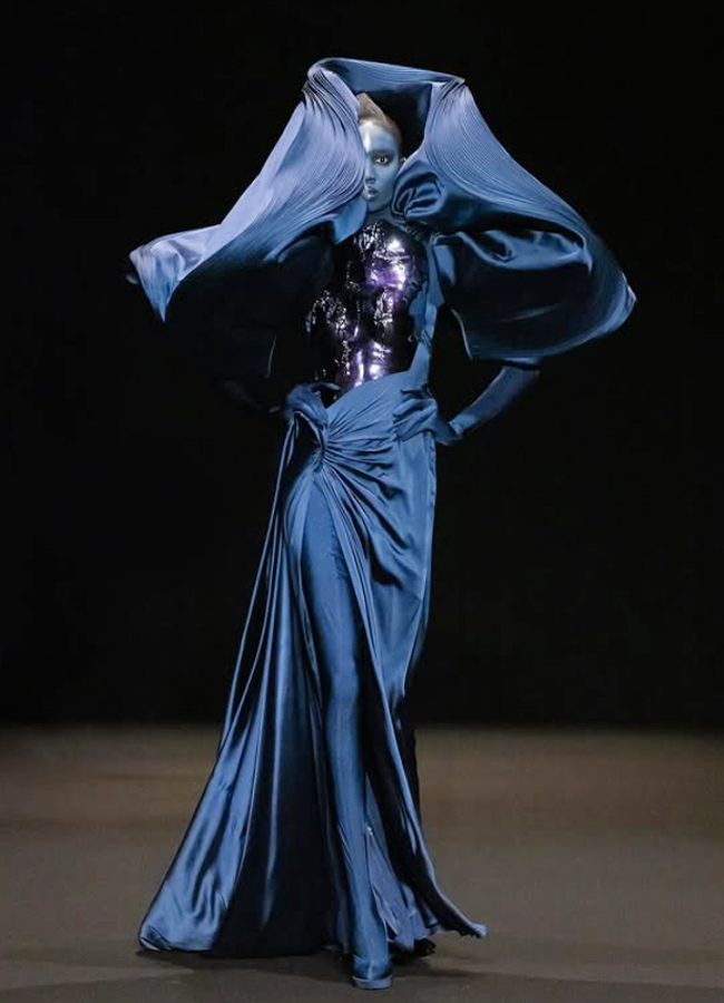 Paris_20Fashion_20Week_202025_20_285_29.jpg 4