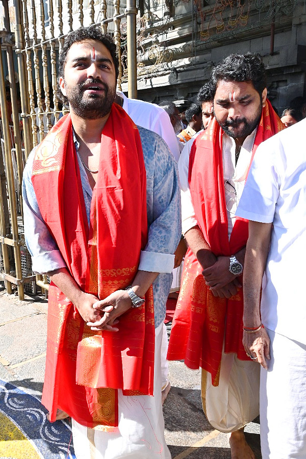 Tollywood_20Actor_20Vishwak_20Sen_20Visits_20Tirumala_20Temple_20Photos_20_286_29.jpg 6