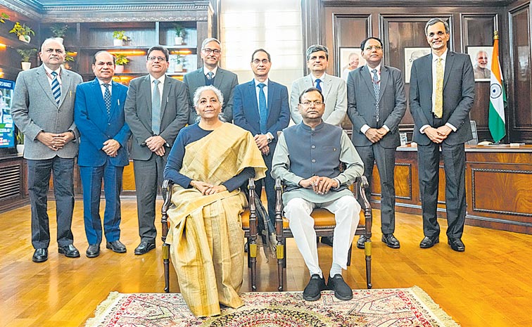 BUDGET-TEAM-23.jpg
