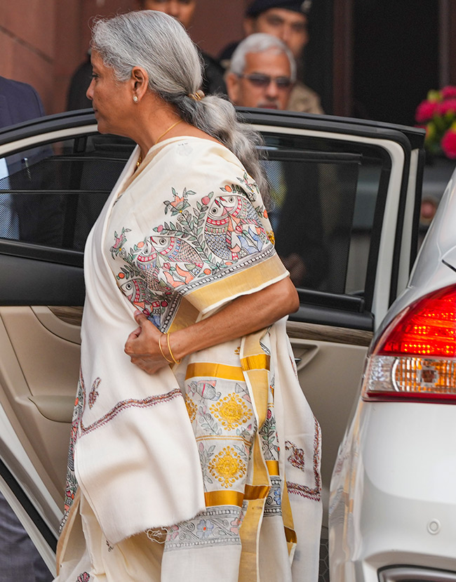 Union_20Finance_20Minister_20Nirmala_20Sitharaman_20photohraph_20Union_20Budget_202025__20_287_29.jpg 7