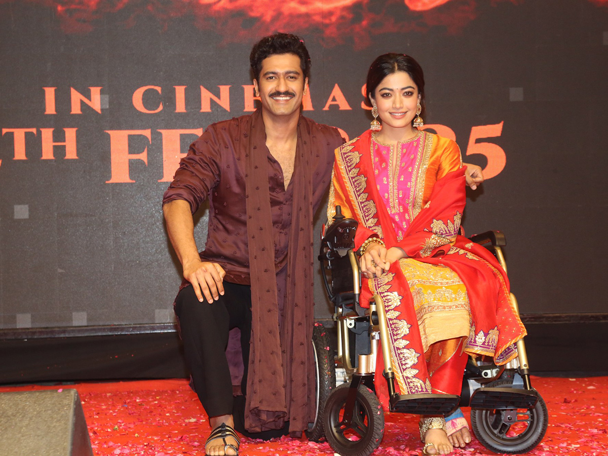 Vicky_20Kaushal_20And_20Rashmika_20Mandanna_20Song_20Chhaava_20Movie__20_283_29.jpg 3