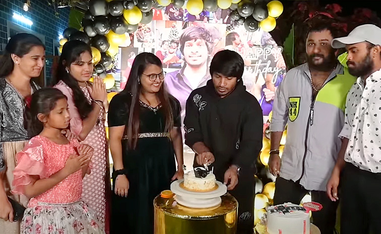 Yadamma_20Raju_20Birthday_20Celebrations_20Photos_20_2814_29.jpg 15