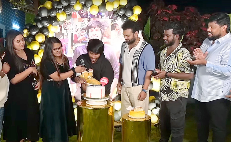 Yadamma_20Raju_20Birthday_20Celebrations_20Photos_20_281_29.jpg 2