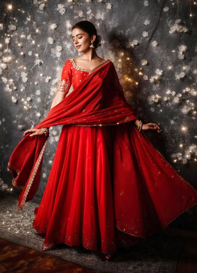Rukshar_20Dhillon_20Dazzles_20in_20Saree_20Photos_20_289_29.jpg 10