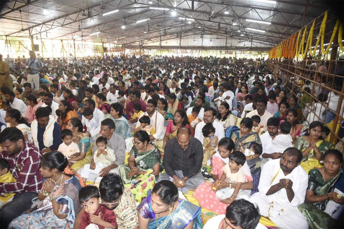 Vasant_20Panchami_202025_20Celebrations_20at_20Vizianagaram_20Saraswathi_20Temple_2.jpg 3