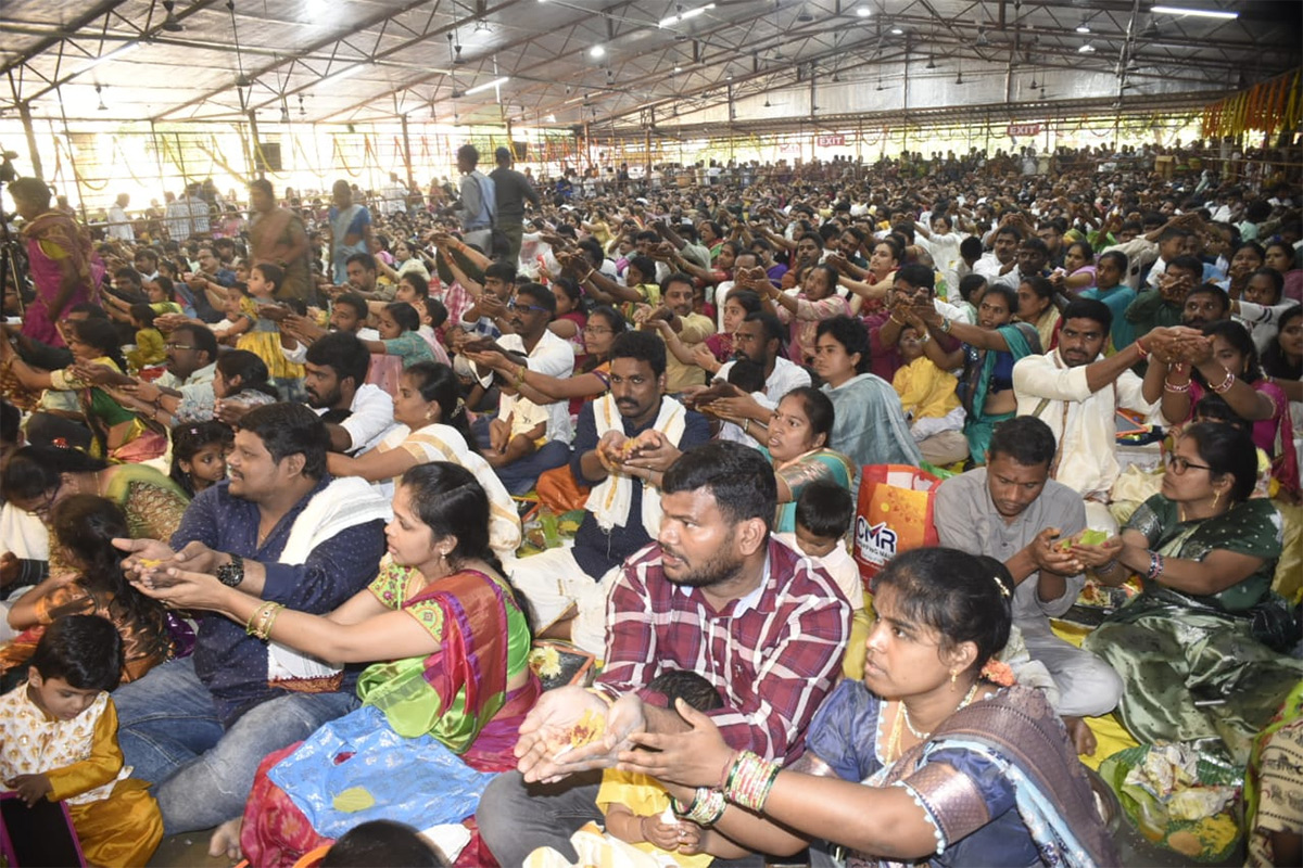 Vasant_20Panchami_202025_20Celebrations_20at_20Vizianagaram_20Saraswathi_20Temple_3.jpg 4