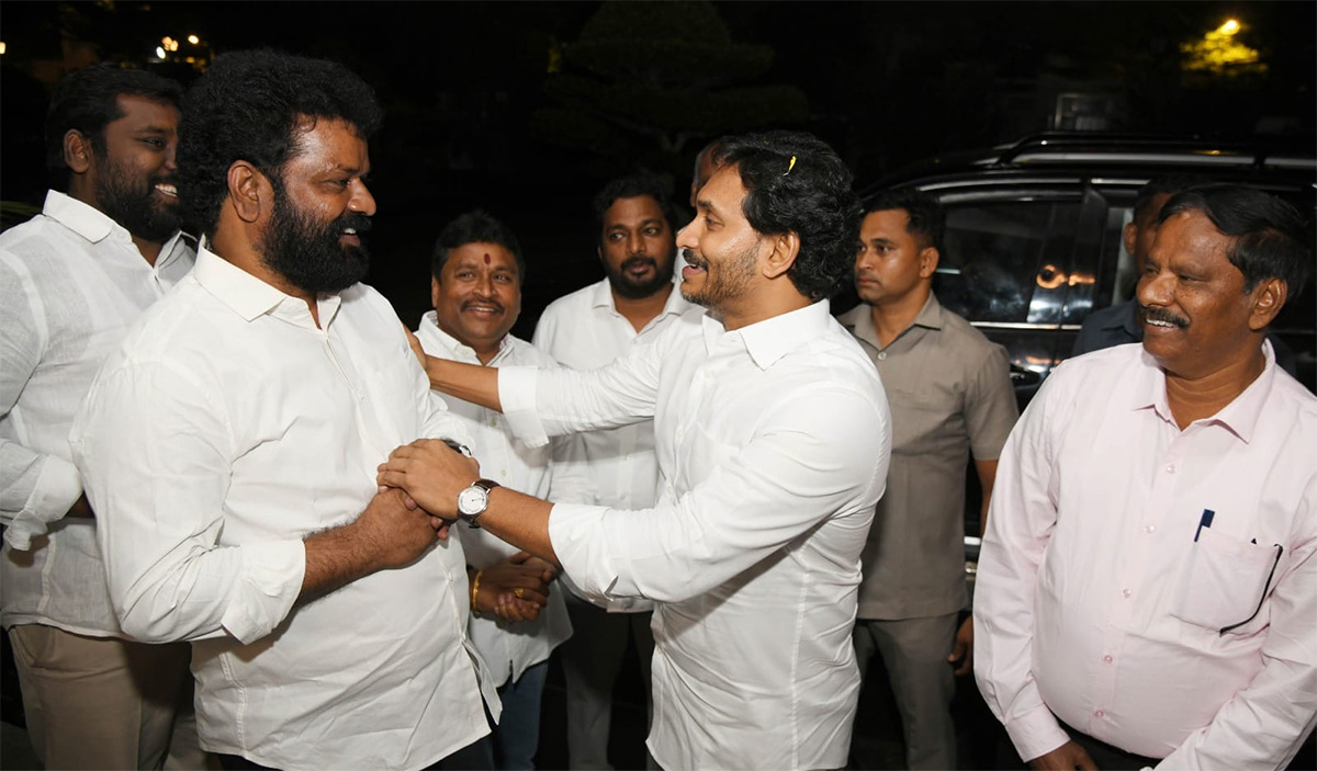 YS_20Jagan_20Attends_20Prathap_20Reddy_20and_20Parimala_20Reddy_20Marriage_20At_20Guntur__20_2820_29_0.jpg 20