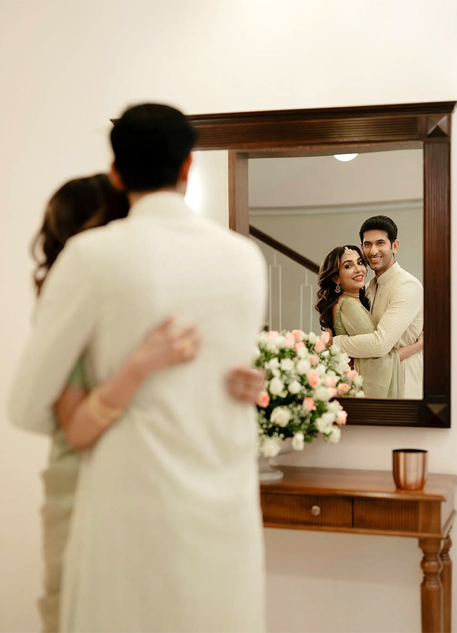 Actor_20Parvati_20Nair_20Gets_20Engaged_20To_20Businessman_20Aashrith_20Ashok_20photos_20goes_20viral__20_2812_29.jpg 12