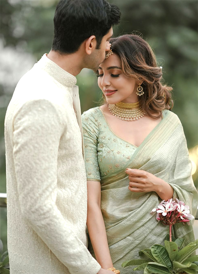 Actor_20Parvati_20Nair_20Gets_20Engaged_20To_20Businessman_20Aashrith_20Ashok_20photos_20goes_20viral__20_286_29.jpg 6
