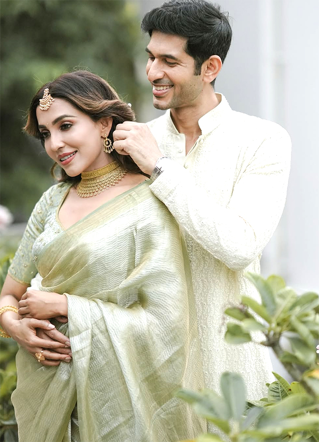 Actor_20Parvati_20Nair_20Gets_20Engaged_20To_20Businessman_20Aashrith_20Ashok_20photos_20goes_20viral__20_289_29.jpg 9