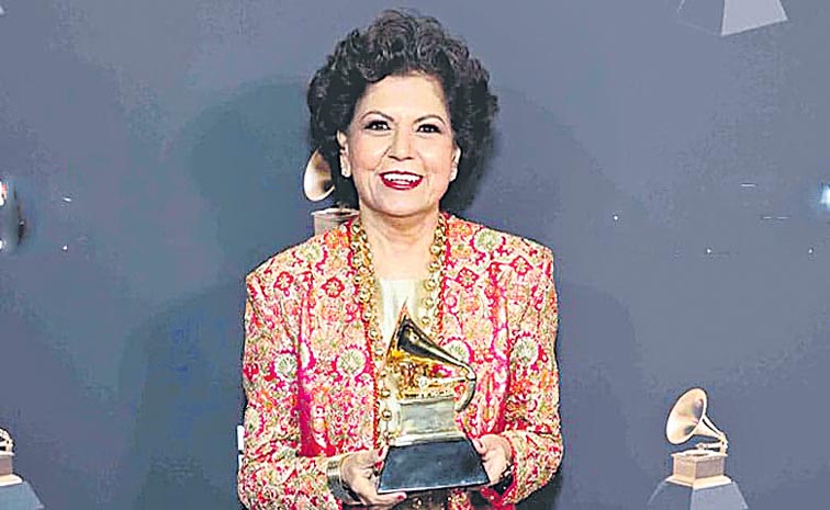 CHANDRIKA-TANDON.jpg