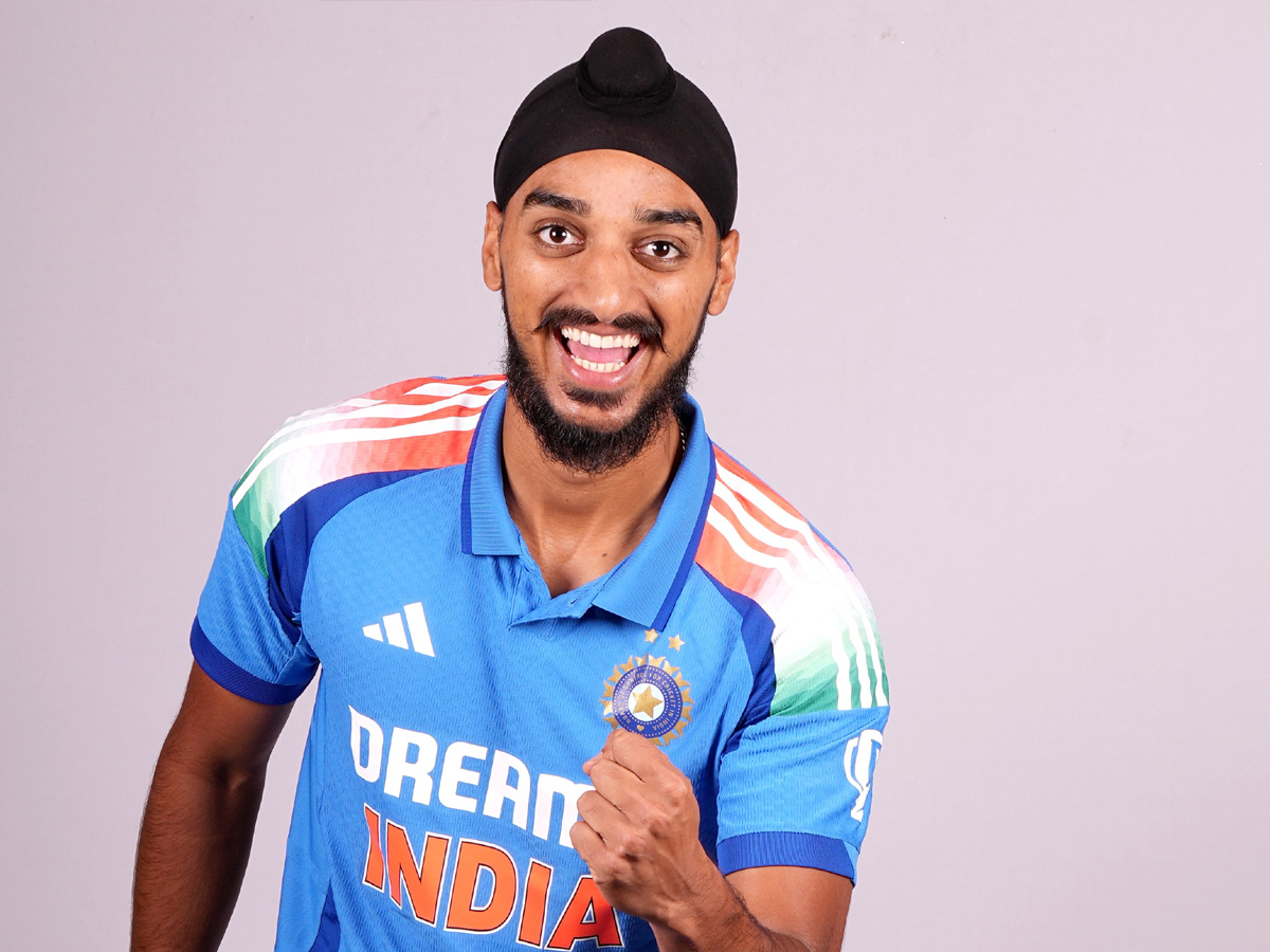 Check_20Out_20All_20New_20Team_20India_20Champions_20Trophy_20Jersey_20Photos_20_2814_29.jpg 15