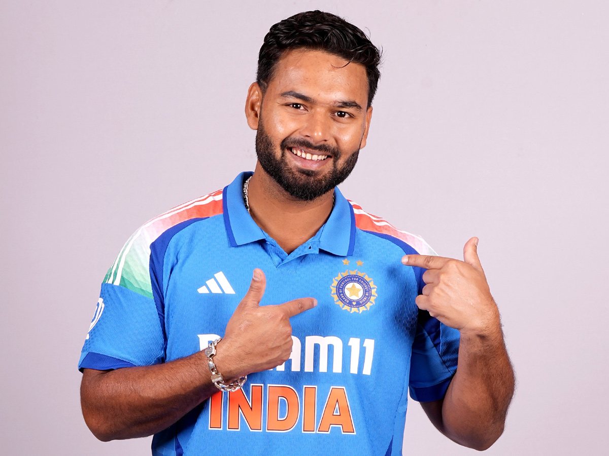 Check_20Out_20All_20New_20Team_20India_20Champions_20Trophy_20Jersey_20Photos_20_286_29.jpg 7