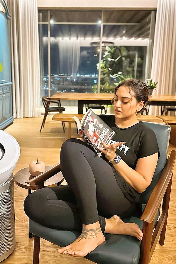 Sonakshi_20Sinha_20sells_20Bandra_20West_20apartment_20for_20over_20Rs_2022_20Crore.Check_20out_20The_20pictures_20_2810_29.jpg 10